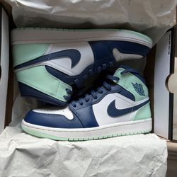 AIR JORDAN 1 MID
