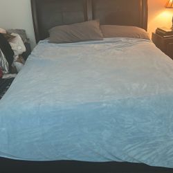 King Size Bed With Head Board