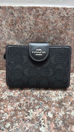 New Coach wallet for sale..