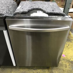 Samsung Smart Dishwasher with StormWash