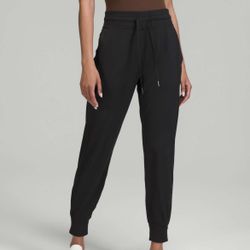 Lululemon ready to rulu jogger size 4