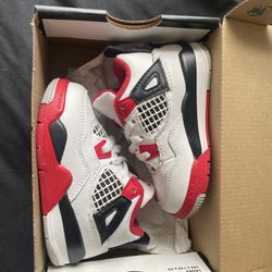 Air Jordan Retro 4 Fire Red Size 6c Toddler
