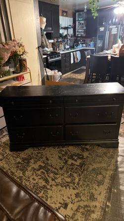Dresser
