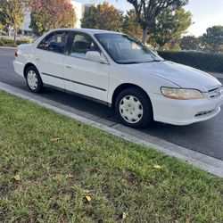 2000 Honda Accord *. Runs & Drives  $1700