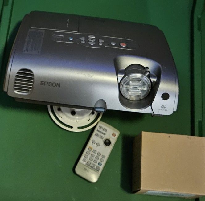 Epson Projector EMP-X3 w/ Extra Lamp And Mount