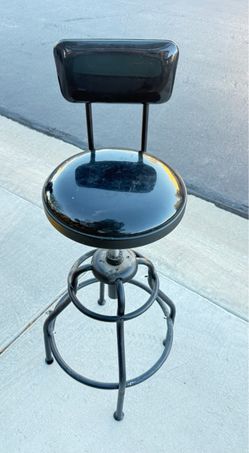 Adjustable Shop Stool