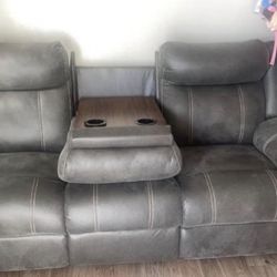 Trilogy Triple Recliner Sofa w/drop Down Console 