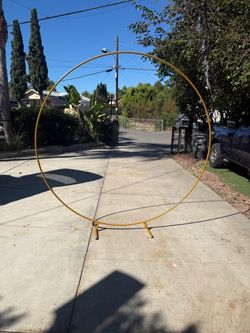 Gold Round Circle Backdrop Stand