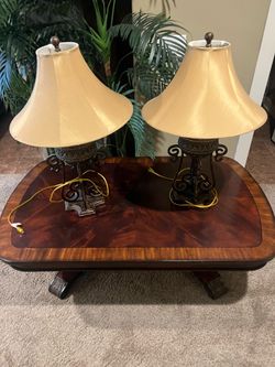 Coffee Table 2 end tables and lamps