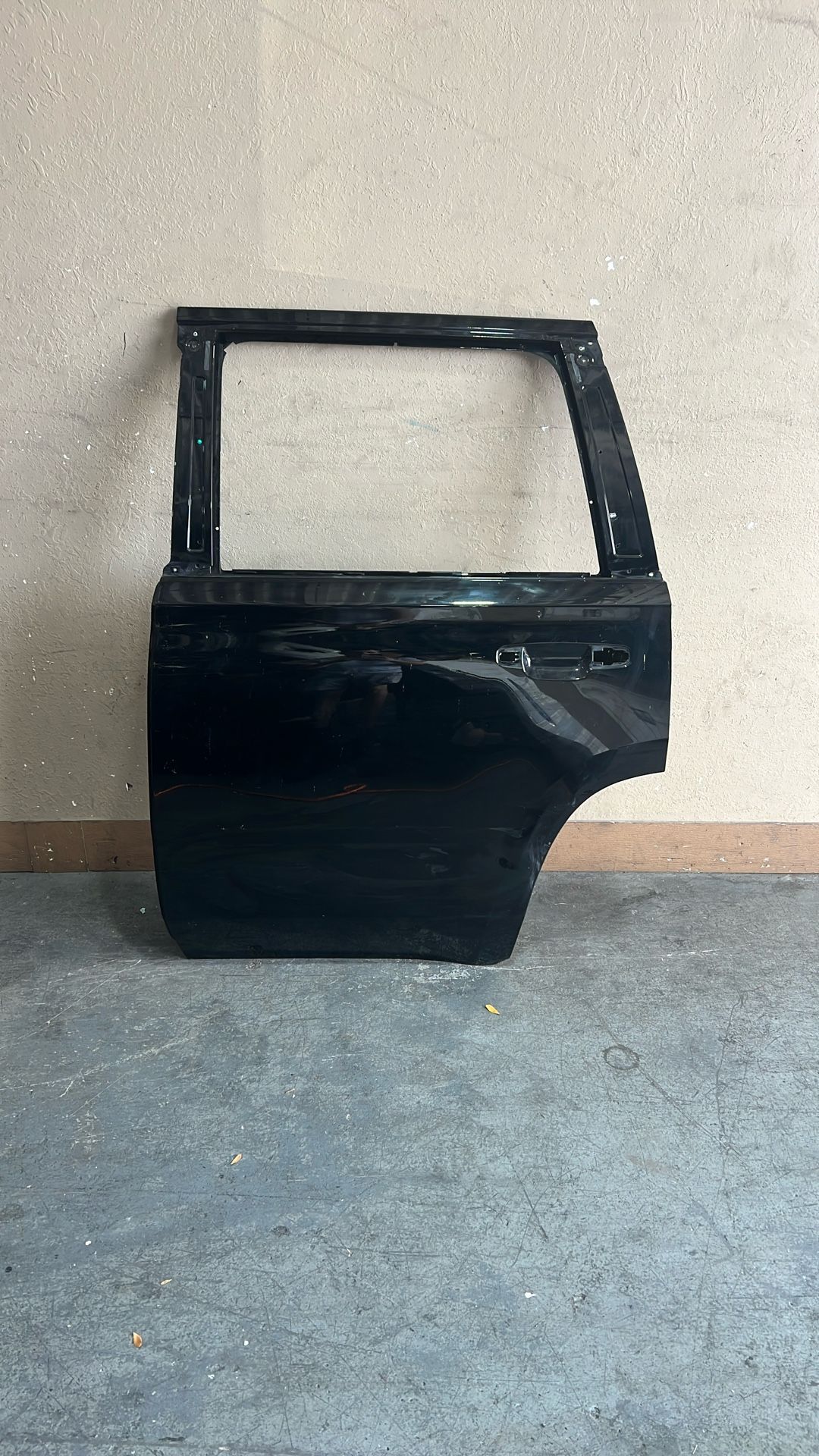 15-20 Chevy Chevrolet Tahoe Yukon Left Rear Door 2015 2016 2017 2018 2019 2020