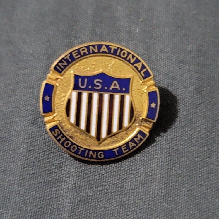 Vtg USA International Shooting Team Lapel Pin