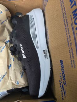 Women's brooks shoes