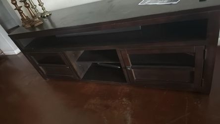 Entertainment center