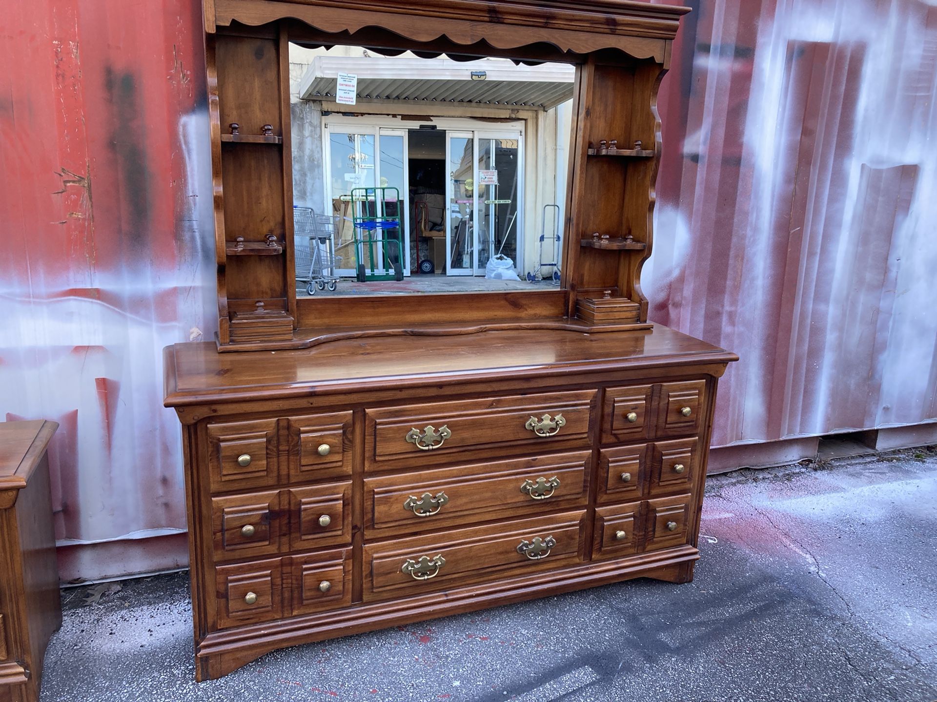 Young Hinkle Plymouth Pine 9 Drawer Dresser w/ Mirror