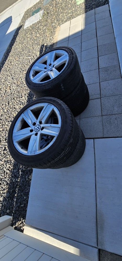 235/45R17
