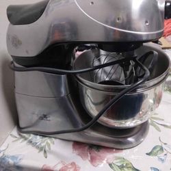 STAND UP MIXER BY WOLFGANG PUCK