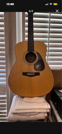 Yamaha guitar