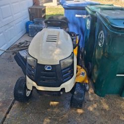 Cub Cadet ltx1040 Riding Lawnmower