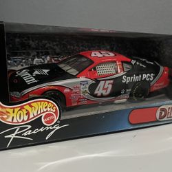1999 Hot Wheels 1:24 Petty Racing #45 Nascar