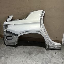 (157) 18-23 Chevy Chevrolet Traverse Right Quarter Panel 2018 2019 2020 2021 2022 2023 