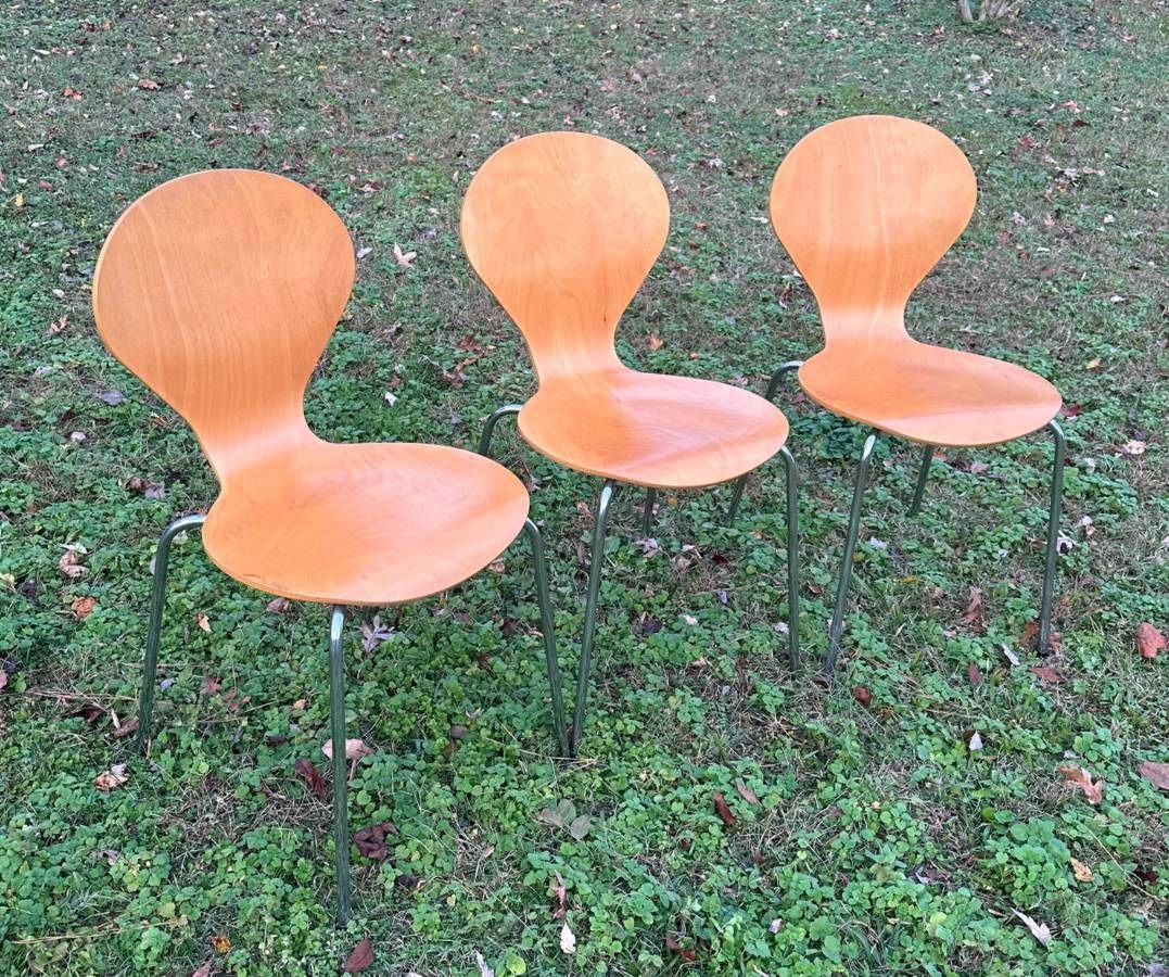 Two Tan Mid Century Danish Modern Bentwood Farfalla Chairs With Chrome Legs
