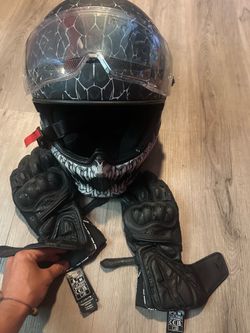 Ruroc Bluetooth Helmet + Alpinestars Gloves