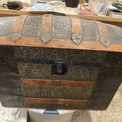 Vintage Antique Camel Back Steamer Trunk