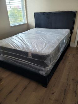 NEW QUEEN-SIZE MATTRESS AND BOX SPRING