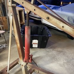 Engine hoist cherry picker