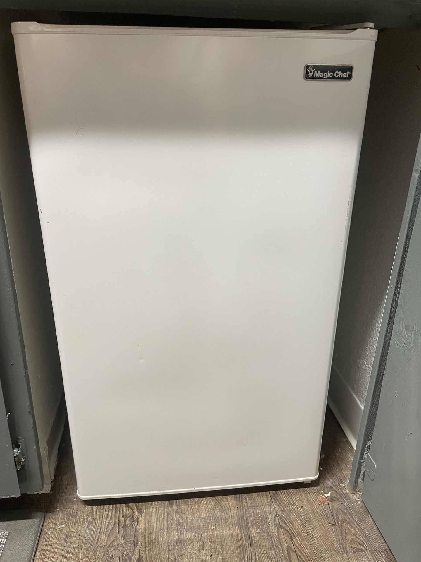 Magic Chef Mini Fridge