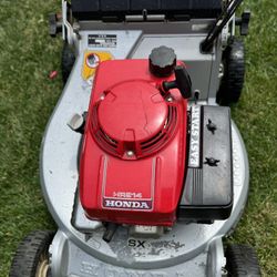 HONDA SELF PROPELLED LAWN MOWER