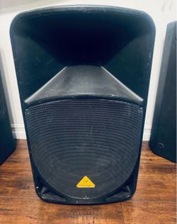 1000w Super loud Behringer Eurolive B115D 15” speaker with bluethooth adapter for connecting your phone I can test it before you buy it  Great choice!