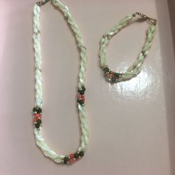 Set of necklace and bracelet