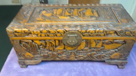 Decorative storage box