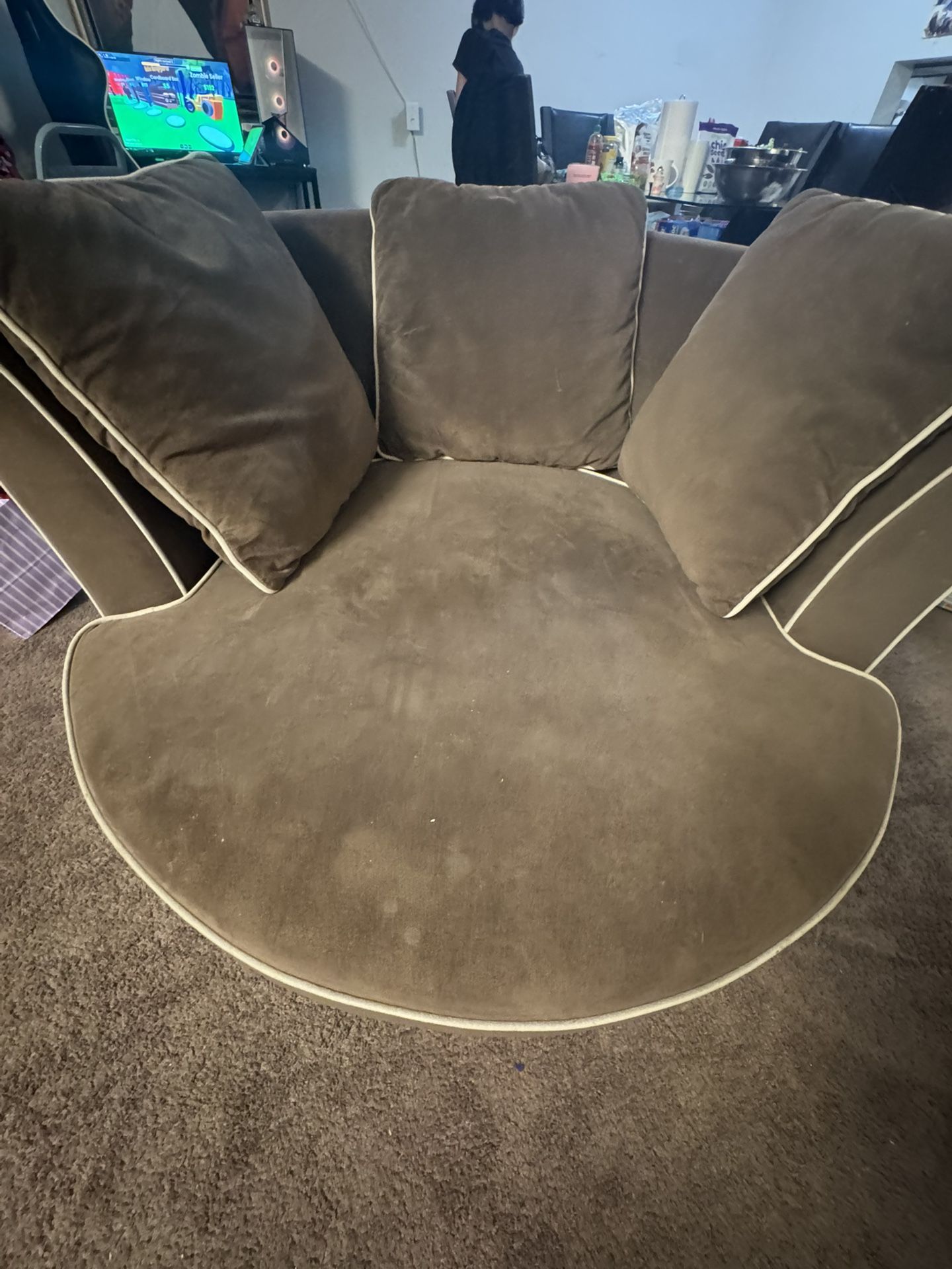 Round Brown Spinning Couch