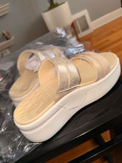 HEY DUDE sandals