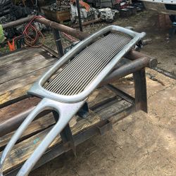 01 Gmc Yukon Sierra Grill Part