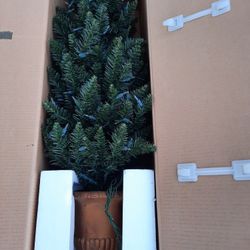 4 Foot CHRISTMAS TREE. ARTIFICIAL POTTED