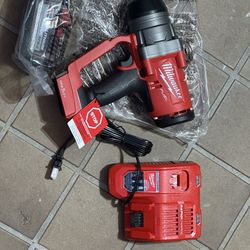 Milwaukee M18 FUEL ONE-KEY 18V Lithium-Ion Brushless Cordless 1 in. Impact Wrench with Friction Ring and charge - battery 0.8