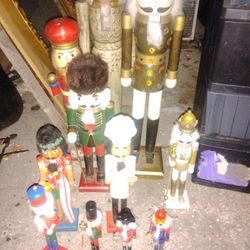 12 Nut Crackers