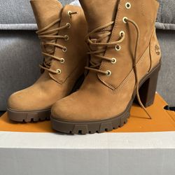 Woman’s Timberland Heels