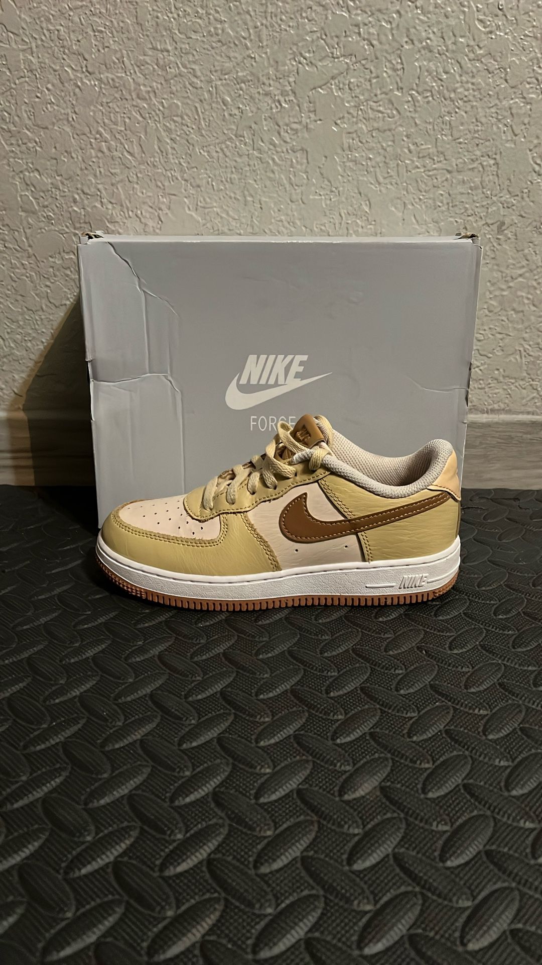 *NEW* Pre School Kids Nike Air Force 1 LV8 (PS) Pearl White/Brown (DQ5974 200)