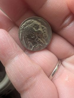 1935 D. Nickel Sharp Date 