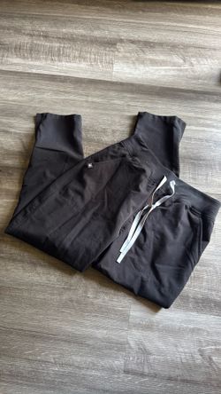Figs black medium petite pants