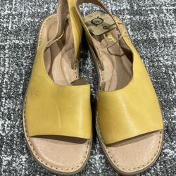 Born Intel Yellow Sandals, Size 7M, $55, NWT