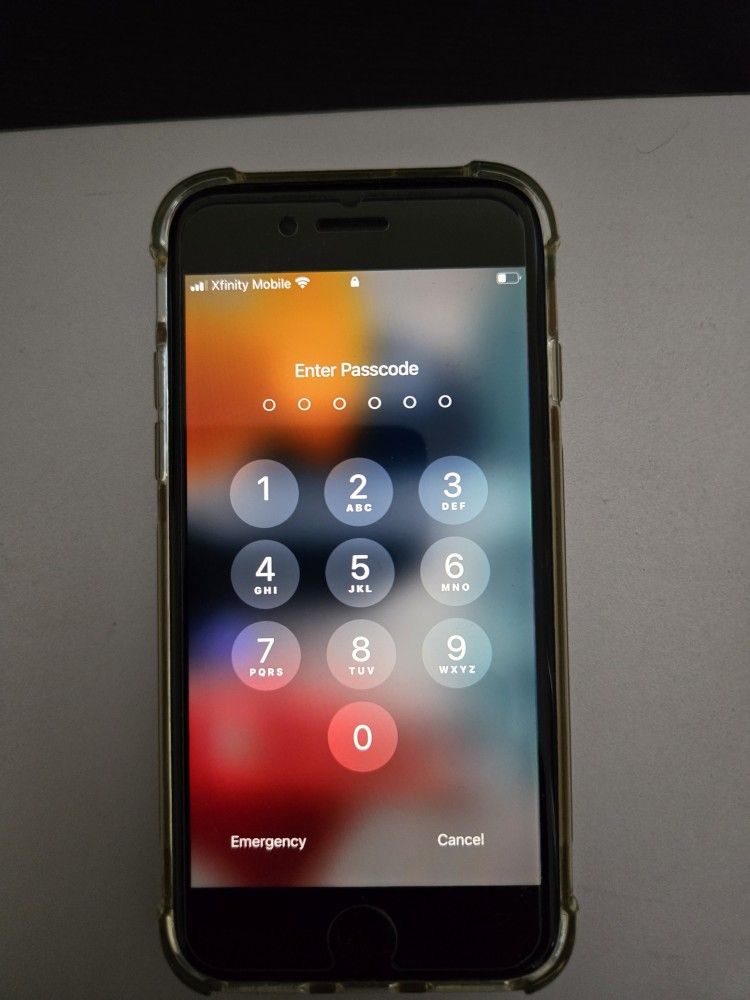 Iphone SE Unlocked 3rd Generation In Very Good Condition 