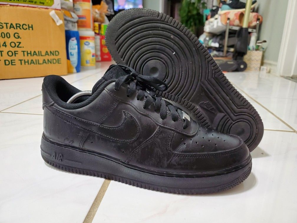 Size 9 - Nike Air Force 1 '07 Black 2017