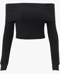 Off shoulder crop top