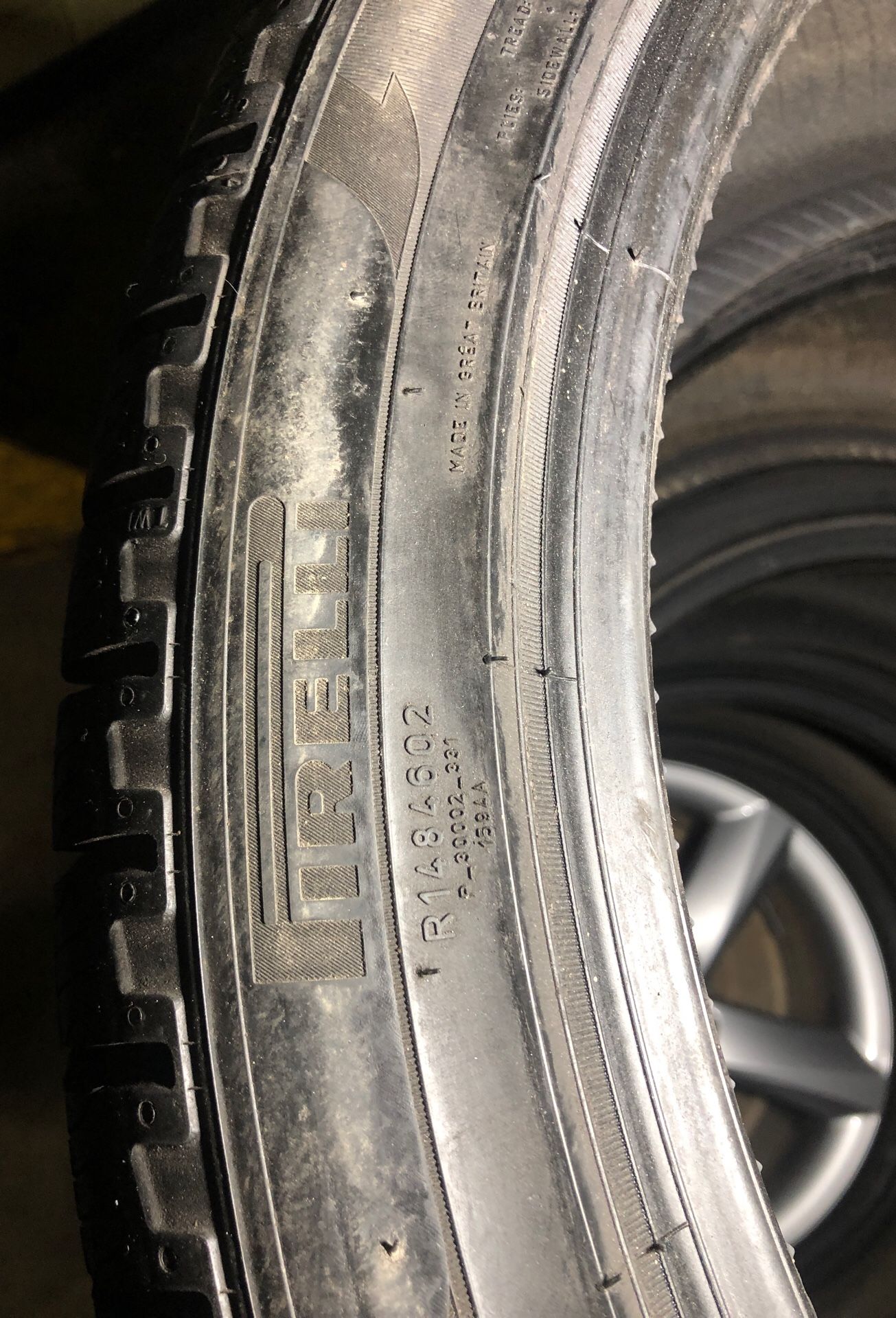 255-40-21 tires for sale SET of tires almost new %95