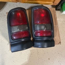 2000 Ram 1500 Tail Light 